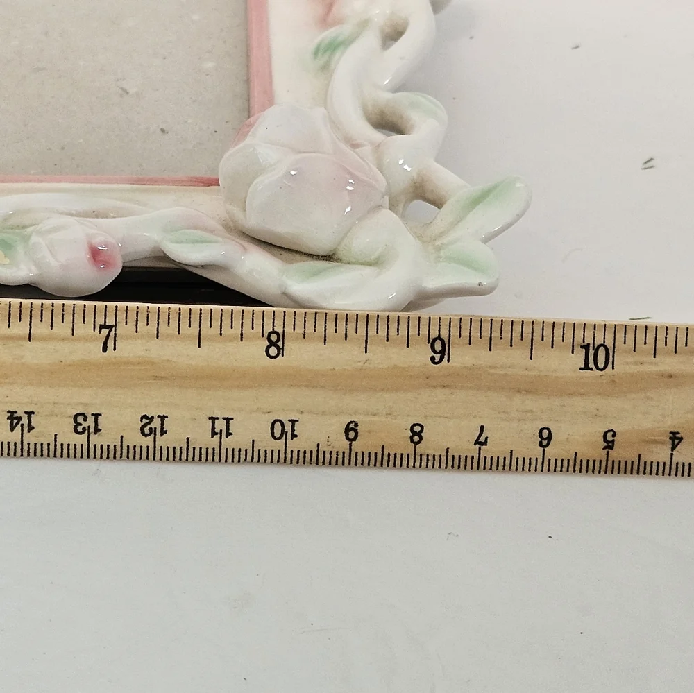 Elsa Glazed Soft Pastel 3D Pink Rose Buds & Green Leaves Table Frame 8